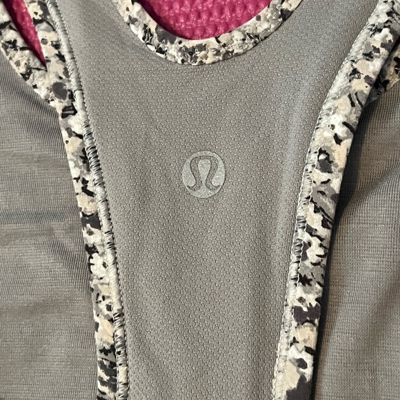 Lululemon Tone It Tank - Size 12 - Picture 8 of 11